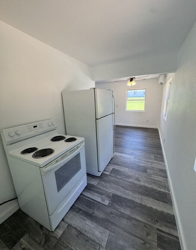 Newly Renovated Duplex In Forsyth!