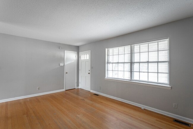 Photo - Spacious 3 Bedroom · 2 Bath Home in Chatta...