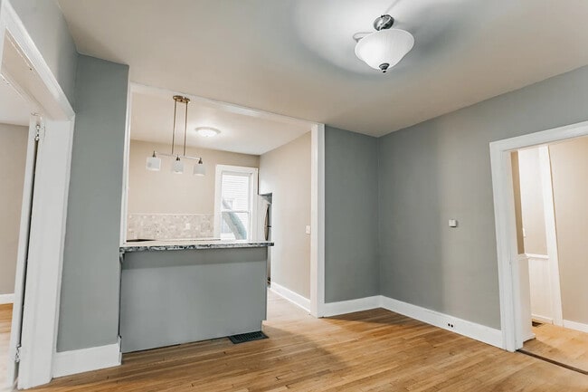 Photo - 96 Chapin St