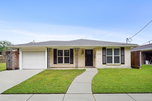 Photo - 6752 Fleur De Lis Dr House