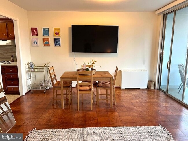 Photo - 10500 Rockville Pike