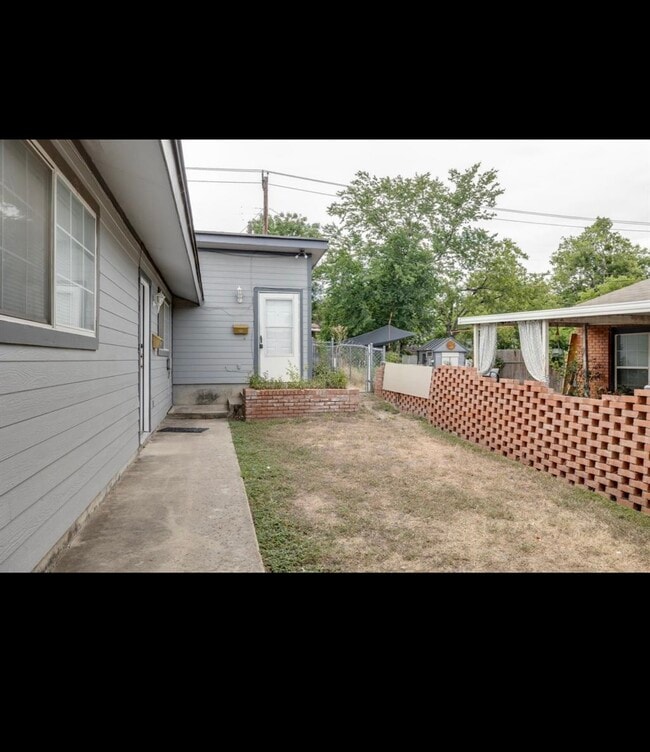 Photo - 5320 Lovell Ave