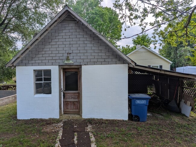 Photo - 107 W Cooper St