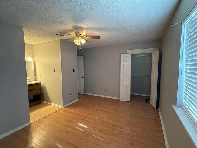 Photo - 4346 Sybil St Casa Adosada