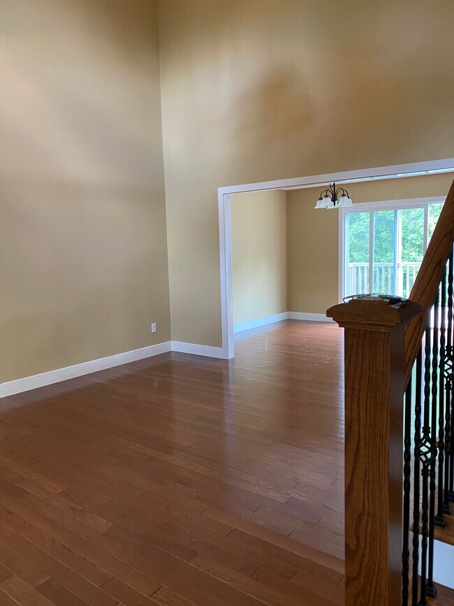 Photo - 399 Ellis Ave