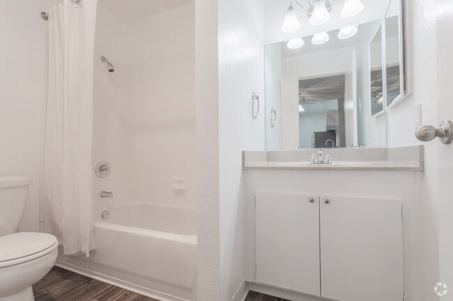 1BR,1BA