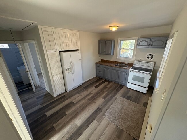 Photo - 2 Seawanhaka Ave