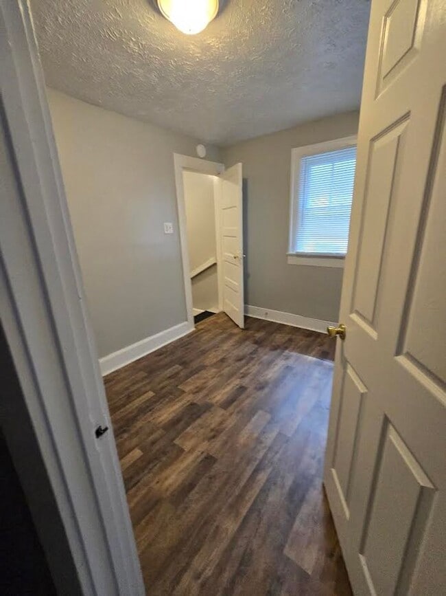 Photo - Spacious Two Bedroom Duplex Near New York ...
