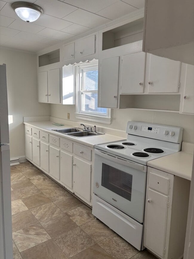 Photo - 3 BED, 1 BATH HOME IN GREYSTONE AREA, $1550 MONTH, $1550 DEPOSIT