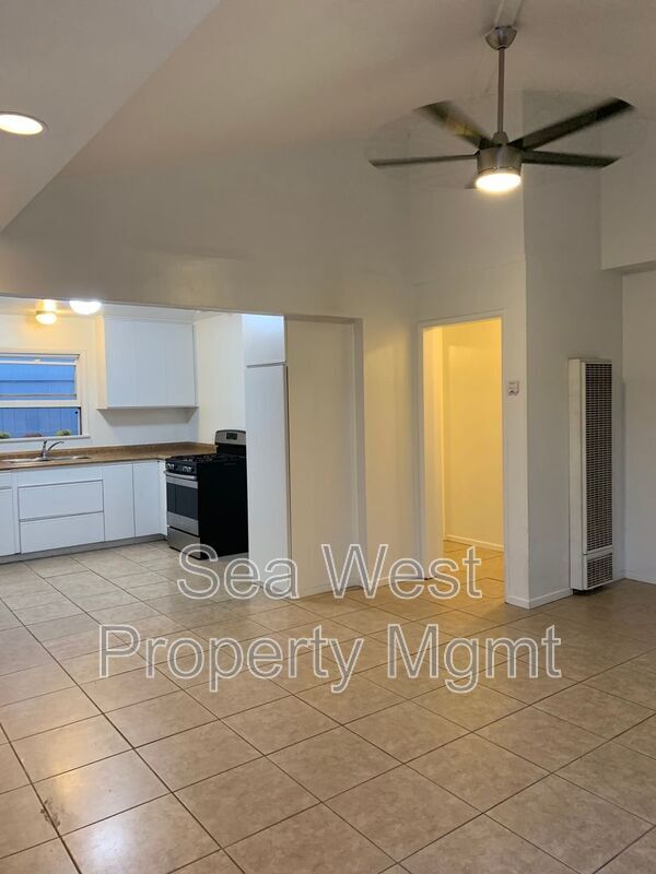 Photo - 123 W Jason St Unit #C