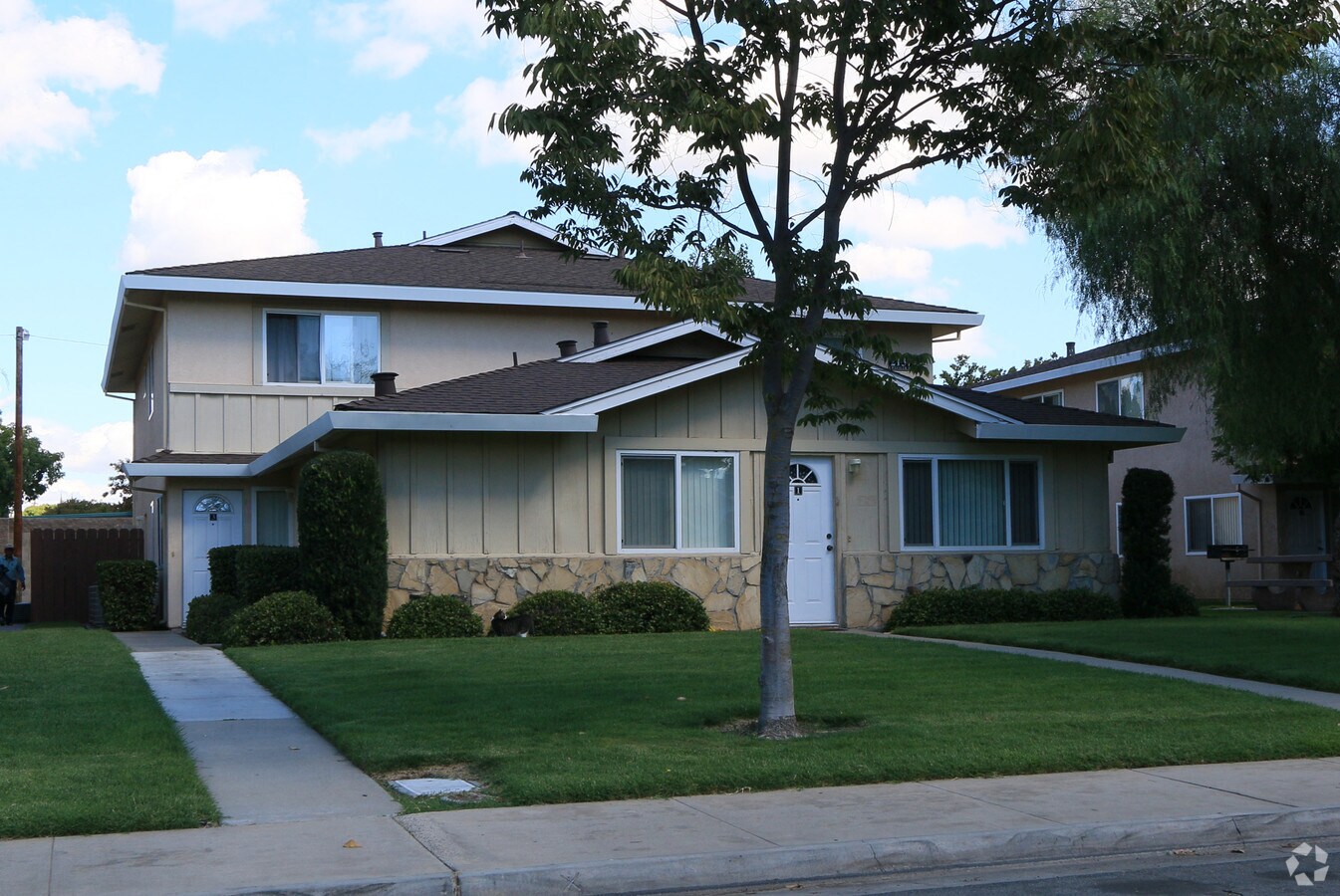 Photo - 2137 Chrysler