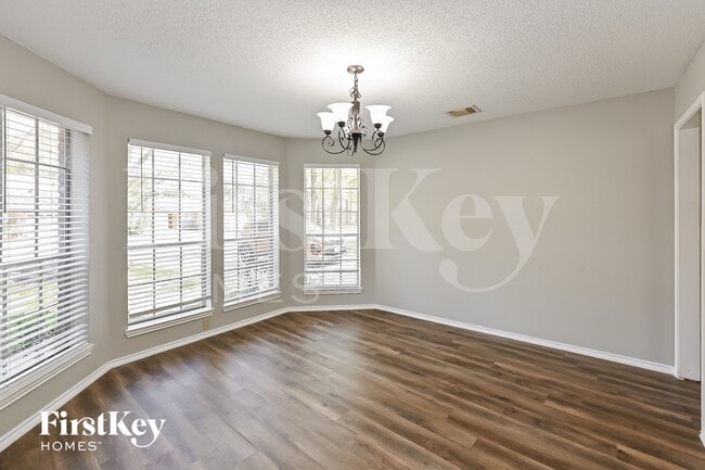 Photo - 70 Timberspire Ln