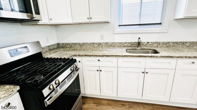 Photo - 473 Grove St Unit 1