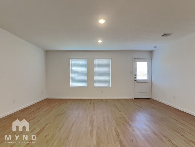 Photo - 21645 Balzola Ln