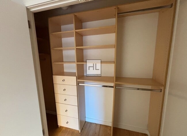 Photo - Fourth Avenue Unidad 9G