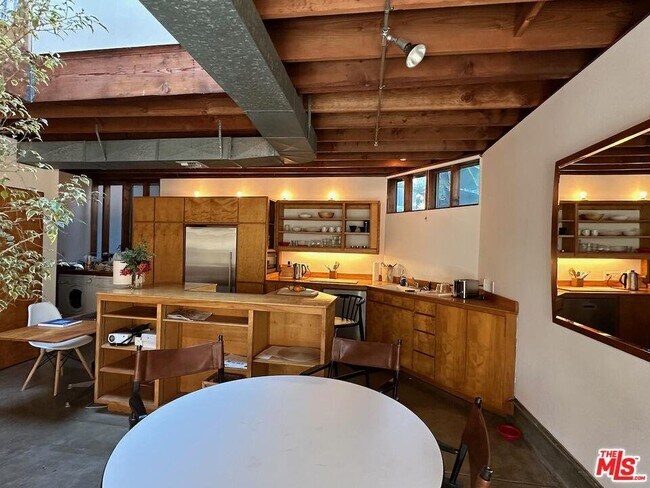 Photo - 37 Horizon Avenue, Los Angeles, CA 90291 -...