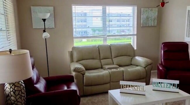 Photo - 226 Windsor J