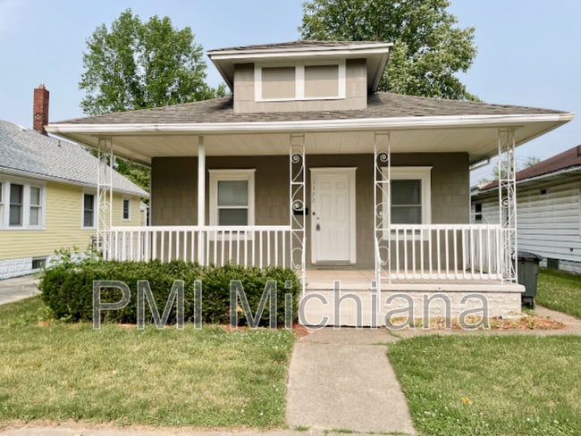 Building Photo - 1122 College St Rental