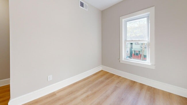 Photo - 205 Chelsea St Unit 2B