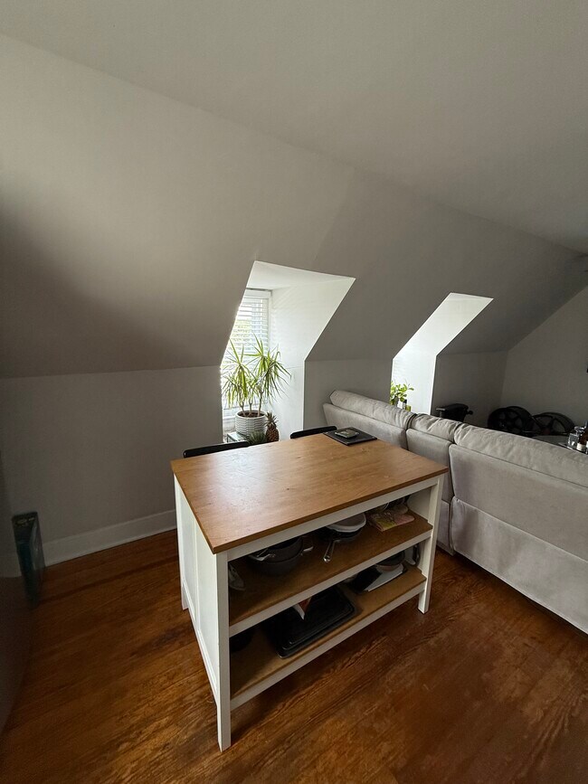 Photo - 319 Green Ln Unidad #3