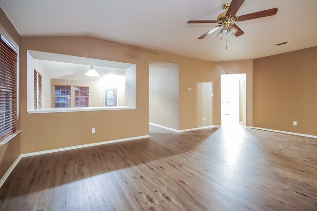 Photo - 2412 Castle Pines Dr