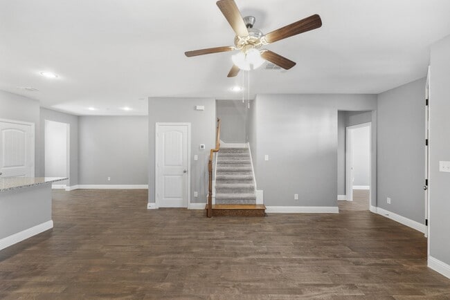 Photo - 5556 Kilmer Dr