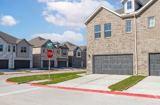 Photo - 9826 Clifden St