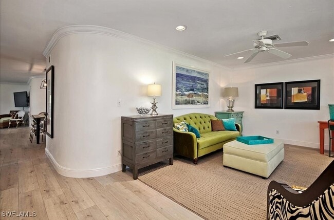 Photo - 552 105th Ave N