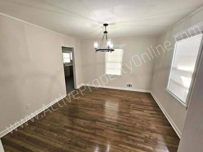 Photo - 777 Windsor Rd