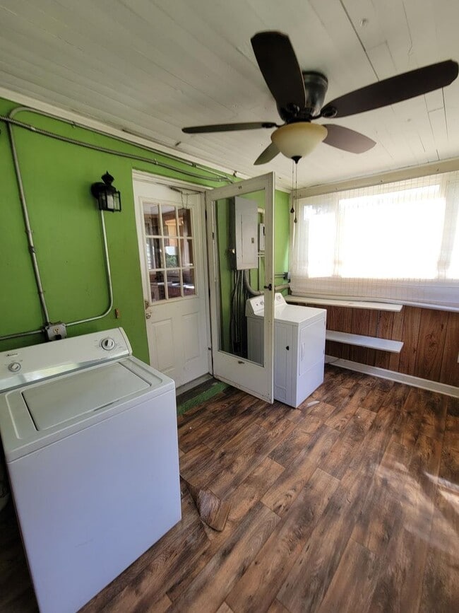 Photo - 10290 Lewistown Rd