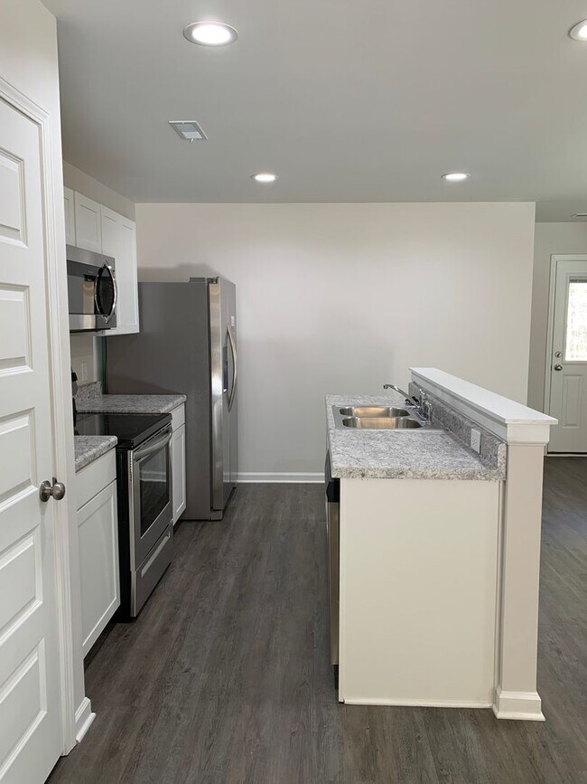 Photo - Move Into Comfort — 3 Bedroom / 2 Bathroom Home in Cullman Available August 22nd
