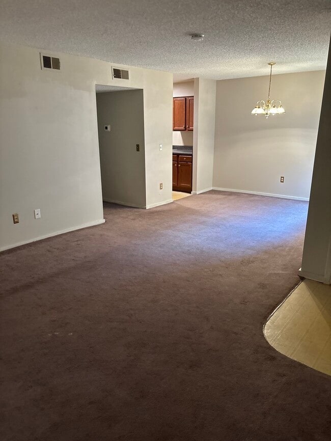 Building Photo - 1208 Bush River Rd Unit D8 Rental