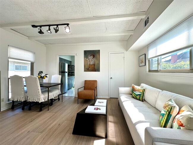 Building Photo - 4723 Aftonshire Dr Unit 15