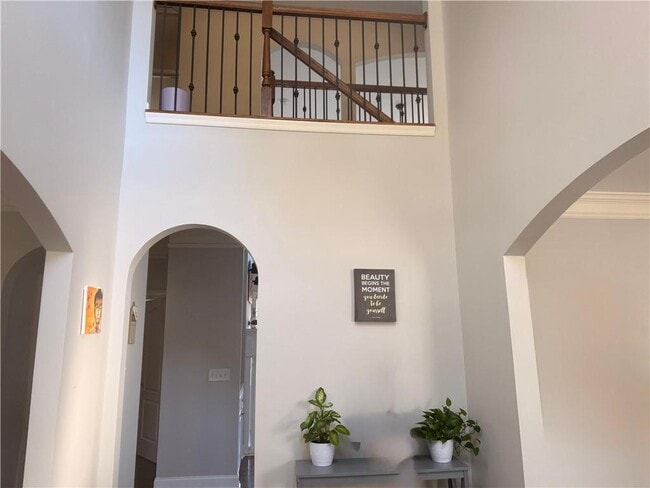 Photo - 1880 Manor View