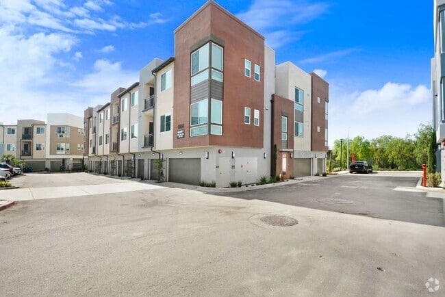 Building Photo - 4100 E Cir Paseo Rental