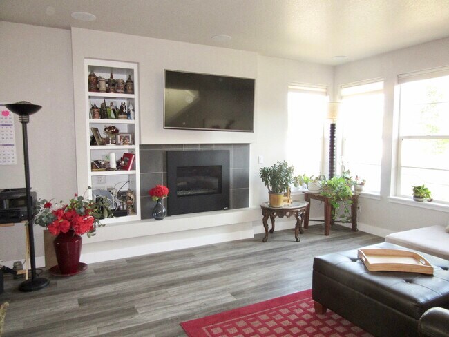 Photo - 8840 Yates Dr