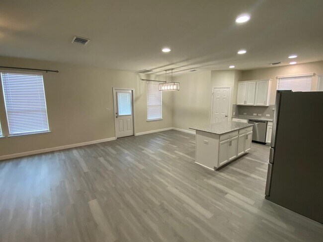 Photo - 97 Quarryman Dr