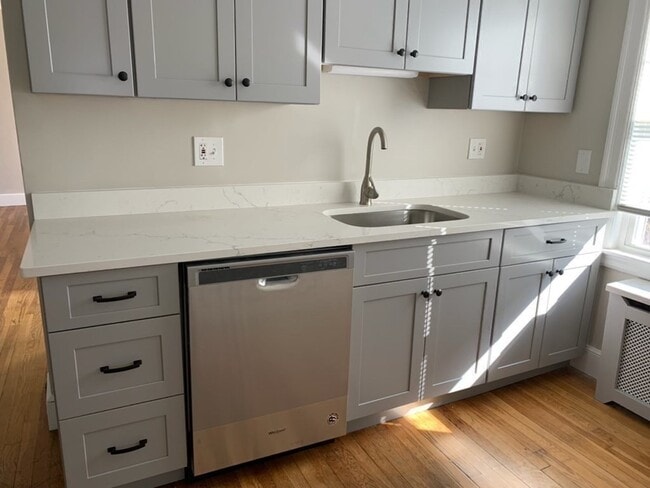 16 Farrell St Unit 1-Right