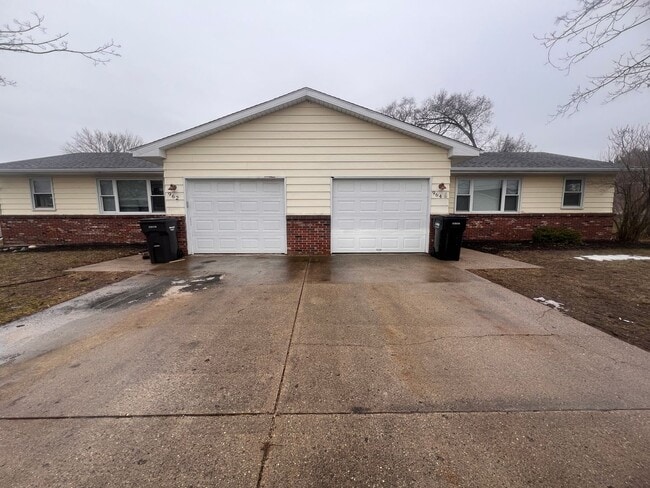 Photo - Four Bedroom Duplex in Jenison!