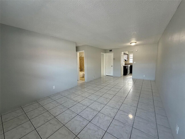 Photo - 874 SW 10th Dr Unidad 741-216