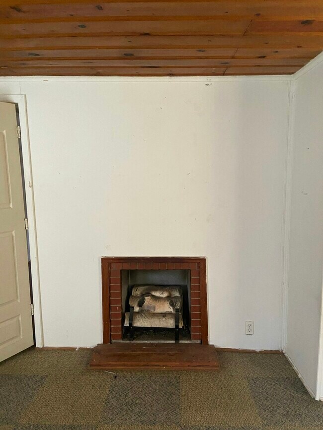 Photo - 200 W Morrison St Unit Downstairs Room A