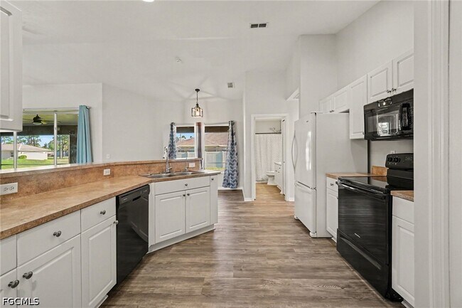 2329 NW 31st St