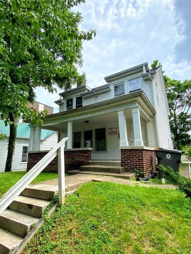 316 E 7th St