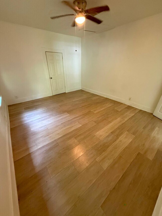 1380 Live Oak St