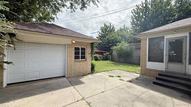 Photo - 24290 Eastwood St