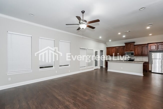 Photo - 612 E Parks Ave