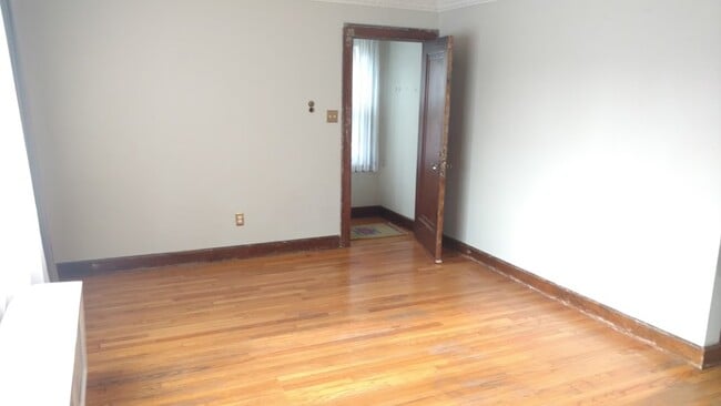 Walk in to Luxury - 523 S Pleasant St Unit #2