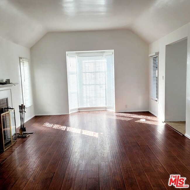 Photo - 3760 Wellington Rd