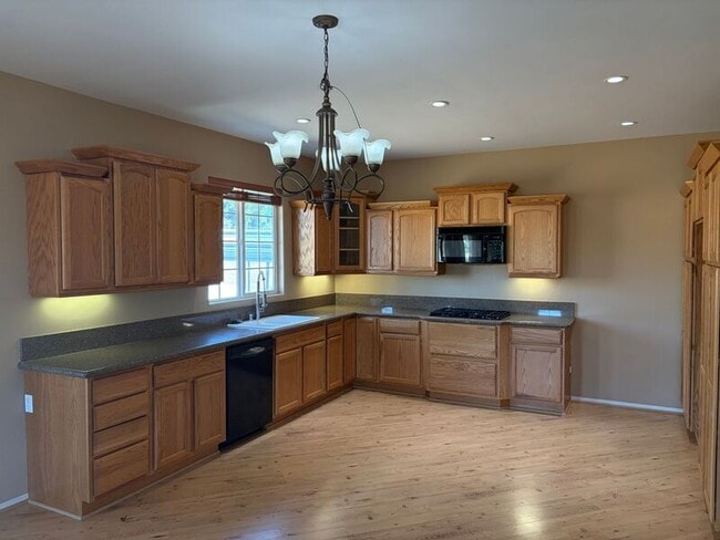 Photo - 32586 Galleano Ave