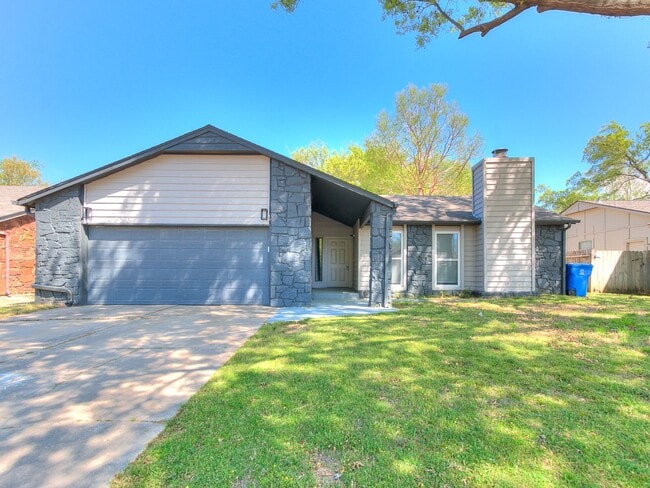 Building Photo - Beautiful 4 bedroom in South Tulsa and Union School District